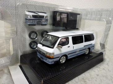 限定SALE，最新作 DISM トヨタ ハイエースバン 100系 SUPER GL 後期型 1/24 ミニカー(乗用車)｜売買されたオークション情報、yahooの商品情報をアーカイブ公開 - オークファン 乗用車