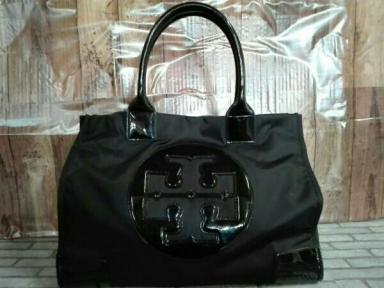 - Tory 極美品トリーバーチ Burch(トリーバーチ) トートバッグ(レディース) ブランド通販の 美品 トリーバーチ TORY BURCH トートバッグ エナメル ナイロン ブラック 黒