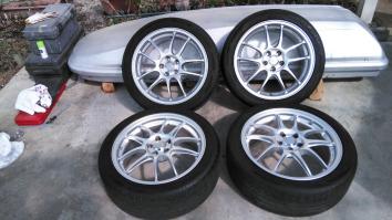 エンケイpf01軽量ホイール17インチ7jオフセット48pcd100 5穴 ４本 レガシィ インプレッサ プリウス ラジアルタイヤ 売買されたオークション情報 Yahooの商品情報をアーカイブ公開 オークファン Aucfan Com