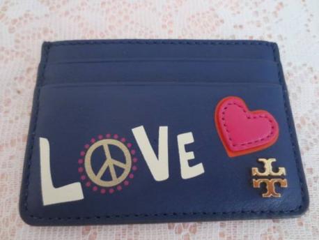 人気セール，大得価 トリーバーチ 高級本革 フラットカードケース ネイビー 本物 34816 PEACE SLIM CARD CASE(トリーバーチ)｜売買されたオークション情報、yahooの商品情報をアーカイブ公開 - オークファン その他