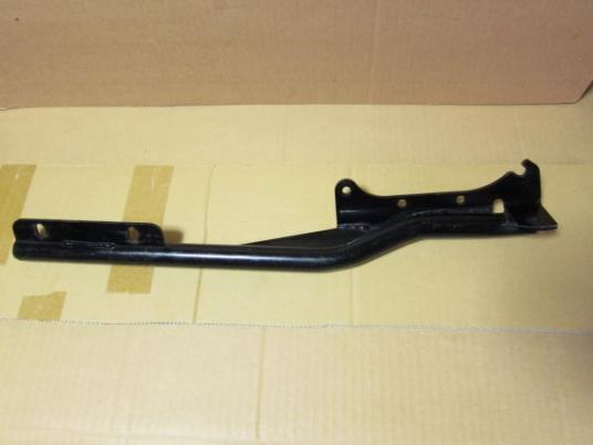 サンダーヘッダー用 ダイナ系マフラーステー？ 99-05FXD・FXDL