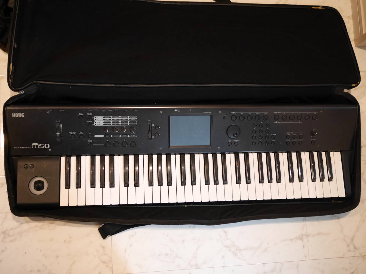 KORG M50 シンセサイザー【難あり、電源アダプター、ソフトケース付き
