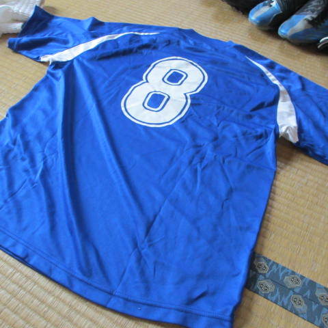 サッカー用　スパイクシューズ　シャツ　ハーフパンツ　すねあて　セット 中古_9