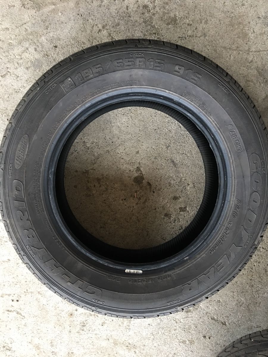 美品 バリ溝 グッドイヤー GT-HYBRID 195/65R15 4本セット 訳あり