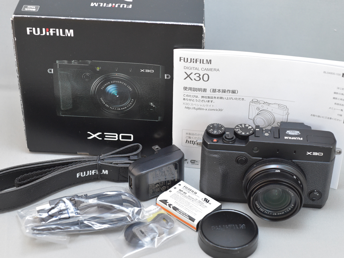 X30 FUJIFILM | ◇ジャンク品◇FUJIFILM シルバー◇レンズにカビ 富士 