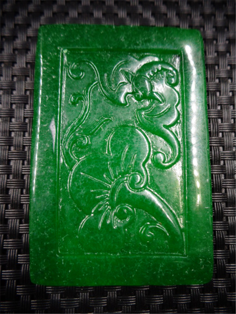 △峰△AN151 龍/虎/蝠/如意紋 両面 彫刻 干青 翡翠 根付 約74g