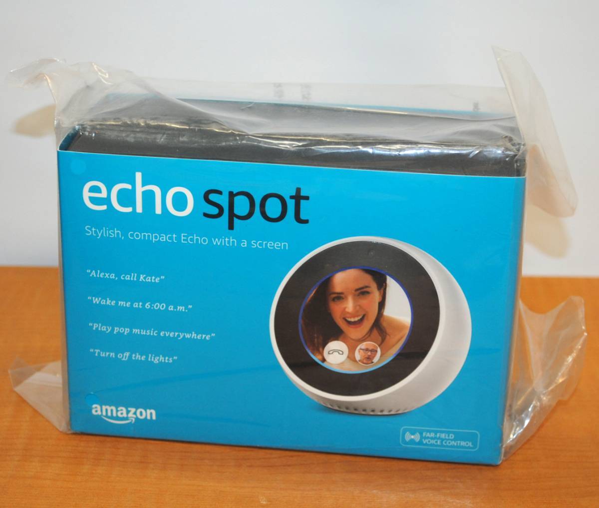 日本未発売!! Amazon echo Spot アマゾン エコー スポット 小型