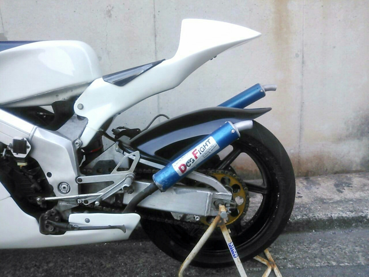 NSR250R MC21 FRPリアフェンダー 09-RSWタイプ LEDテールランプの入札