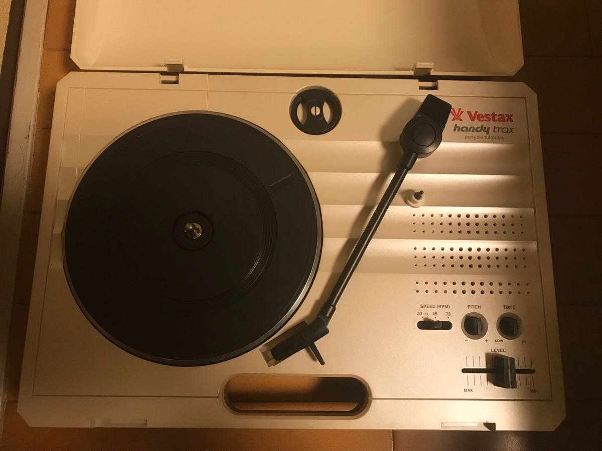 Vestax Handy Trax ポータブルレコードプレイヤー アナログ盤 ターン