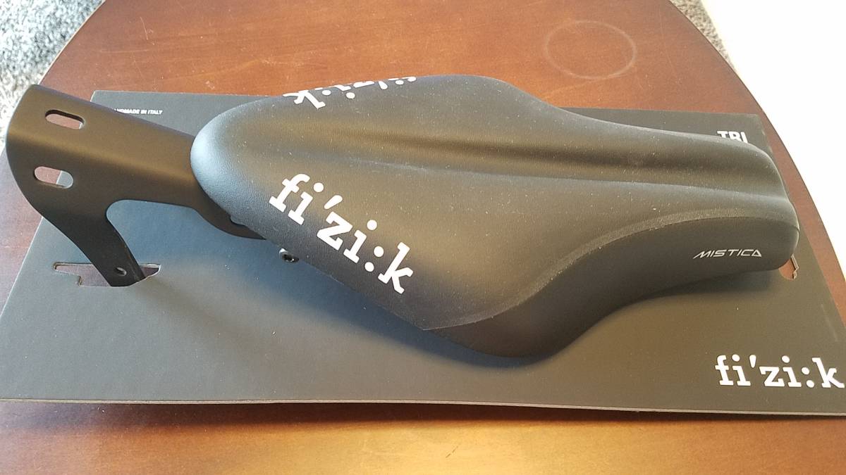 Fizik(フィジーク) MISTICA(ミスティカ) forTRI サドル FIZIK
