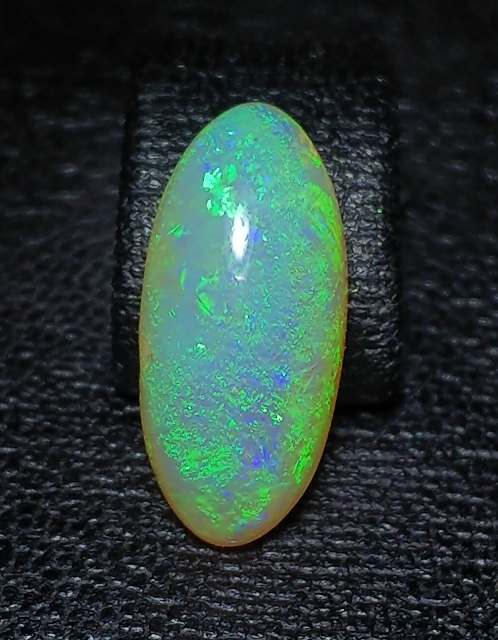 318 天然オパール0.73ct 宝石ルース 大粒！！［天然ファイヤーオパール 8.882ct］19.19×13.73mm