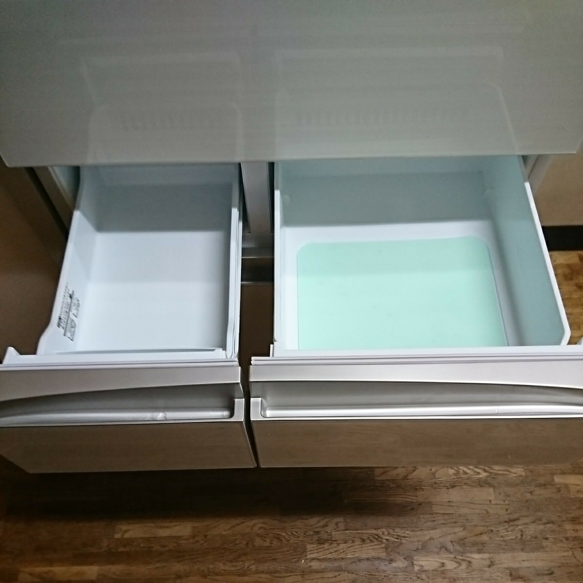 6ドア冷蔵庫 TOSHIBA GR-J560FV 2015年