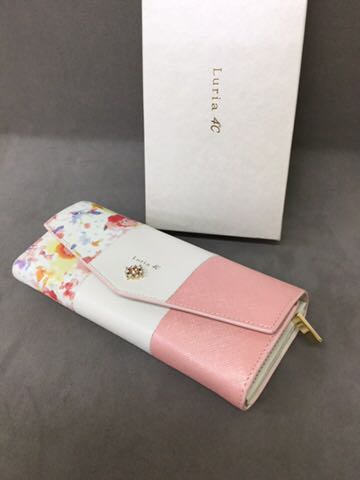 Luria 4 Ri34 D 長財布 ルリア4 ウォレット 箱付き 4 売買されたオークション情報 Yahooの商品情報をアーカイブ公開 オークファン Aucfan Com