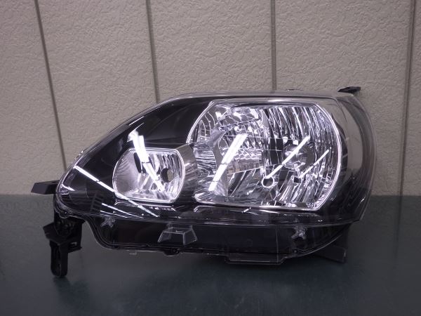 車 ポルテ ヘッドライト ハロゲン KOITO 52-258 レベ付 (P331)