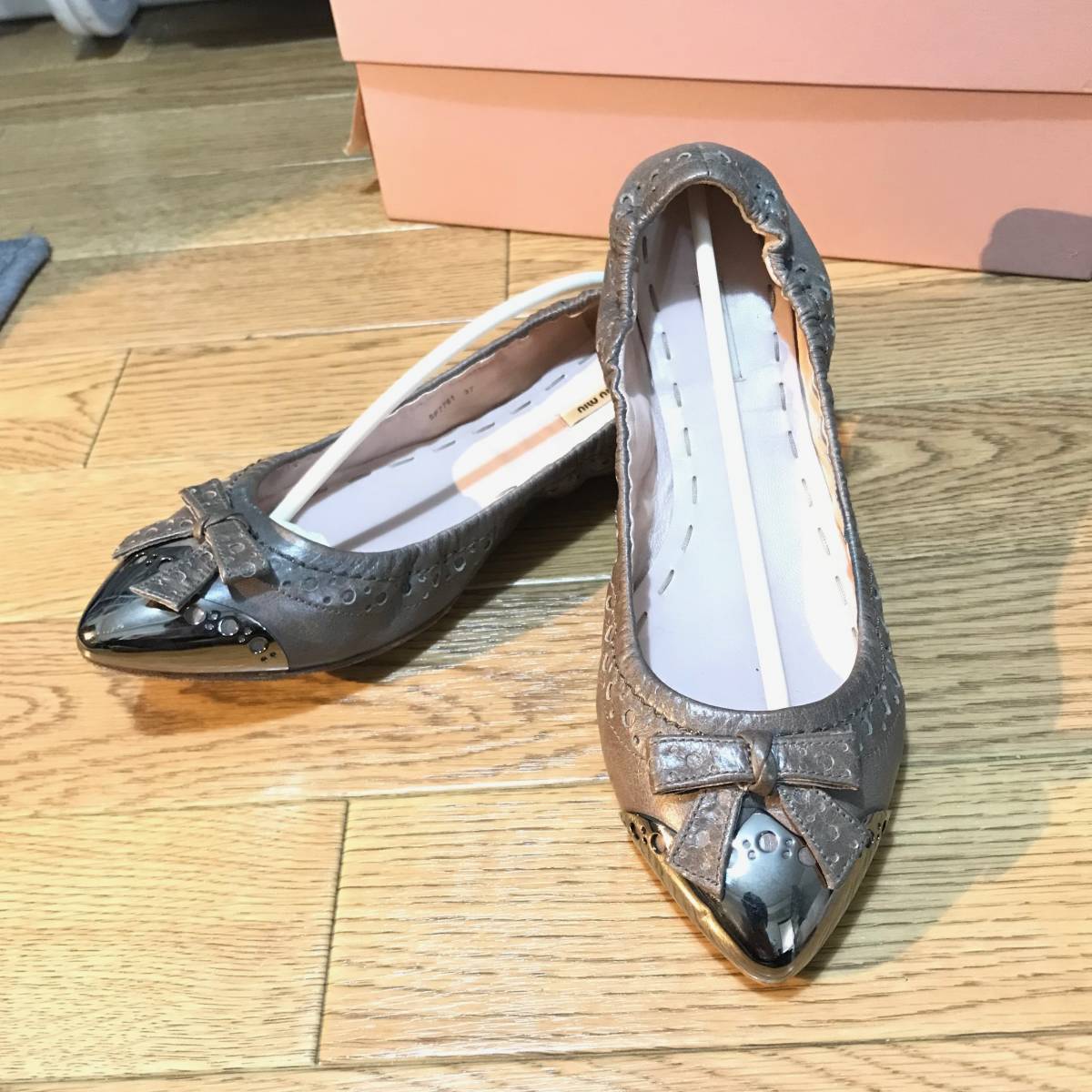 miumiu/ミュウミュウ レザー リボン フラットシューズ パンプス miumiu/ミュウミュウ レザー リボン フラットシューズ パンプス