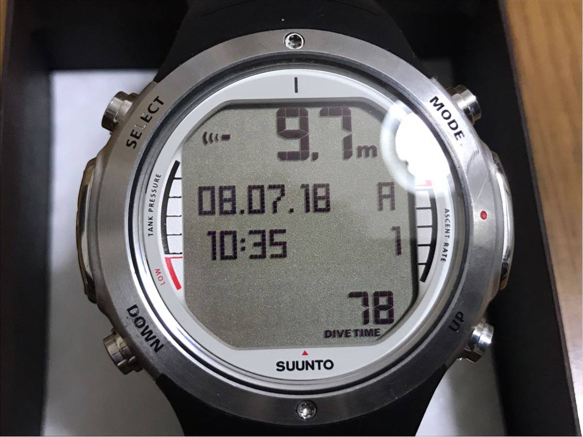 SUUNTO D6i ダイブコンピュータ スント ダイビング 電池交換 耐圧済み 