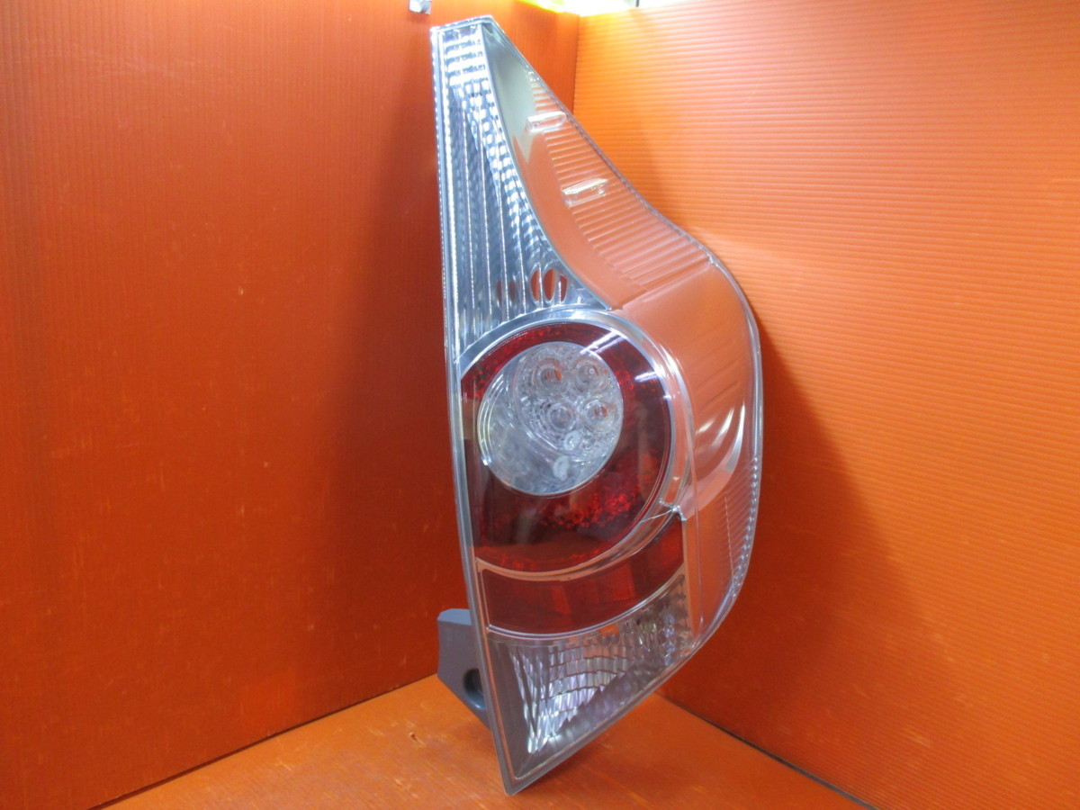 アクア 前期純正テールランプ 左 助手席側 破損無し！ 【S】トヨタ