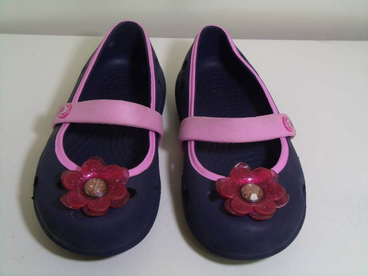 時間指定可紛失補償付き送料安い クロックス Crocs 子供キッズベビー 女の子 赤色花付き 紺xピンク色 ストラップ サンダル 16 5cm C9 15 5cm 売買されたオークション情報 Yahooの商品情報をアーカイブ公開 オークファン Aucfan Com