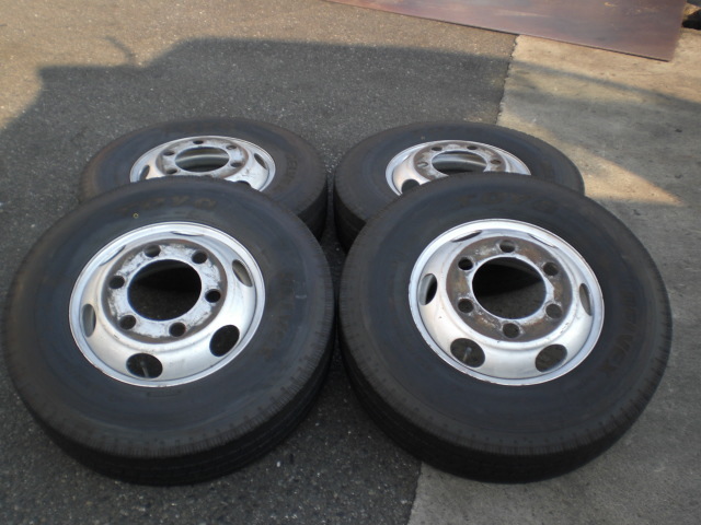 エルフ 3トン 6穴鉄ホイール付 トーヨータイヤ4本セット 215/85R16 
