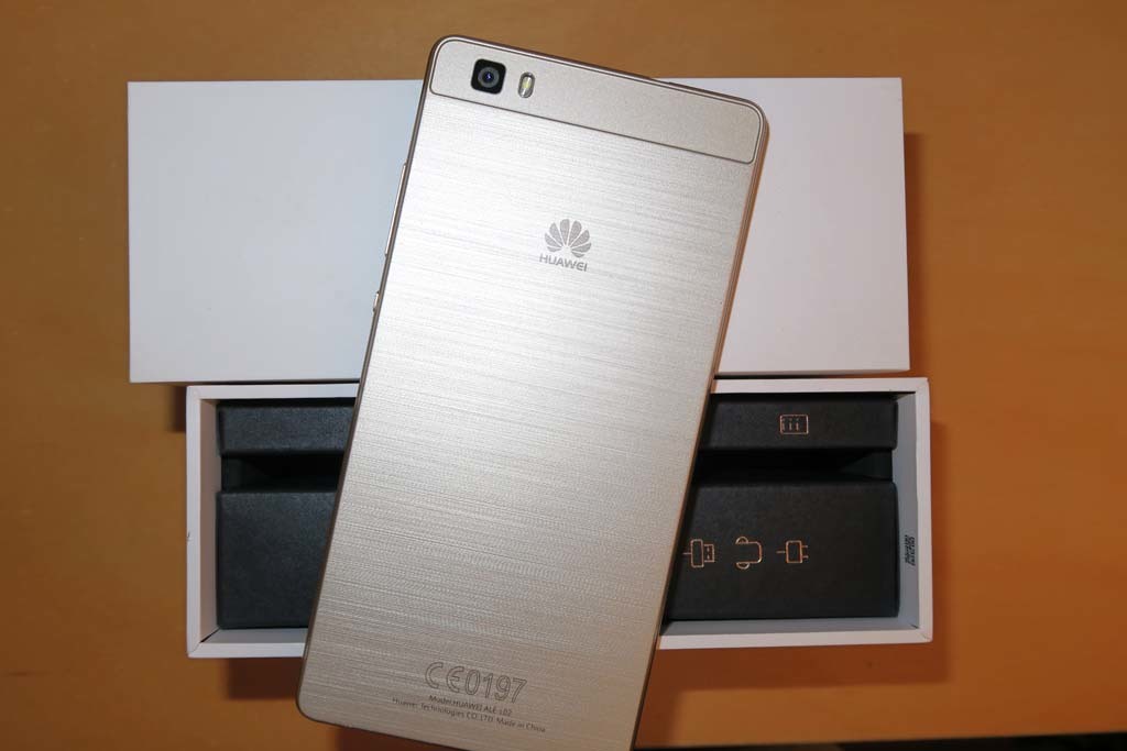 HUAWEI P8 lite ALE-L02 ゴールド SIMフリー_2