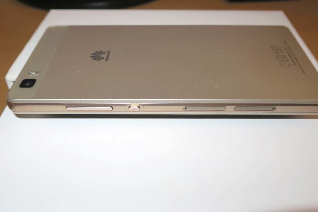 HUAWEI P8 lite ALE-L02 ゴールド SIMフリー_4