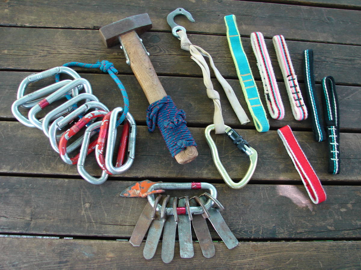 古い登攀用具いろいろ_1
