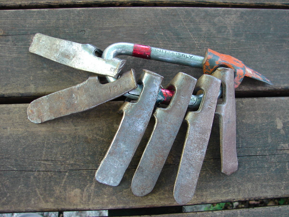 古い登攀用具いろいろ_6