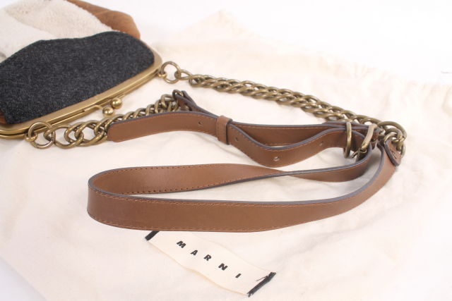 - SOFT MARNI HOBO スモールショルダー ムートン（ブランドマルニ）（バッグ・小物・ブランド雑貨 マルニMARNI　ムートンショルダーバッグ[LBGO81329]