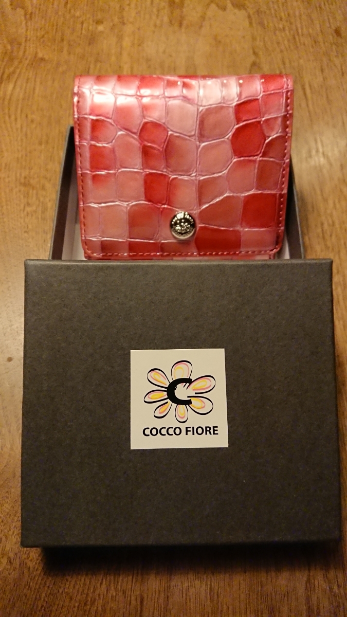 COCCOFIORE エナメル 財布 コッコフィオーレ（コッコフィオーレ COCCO 