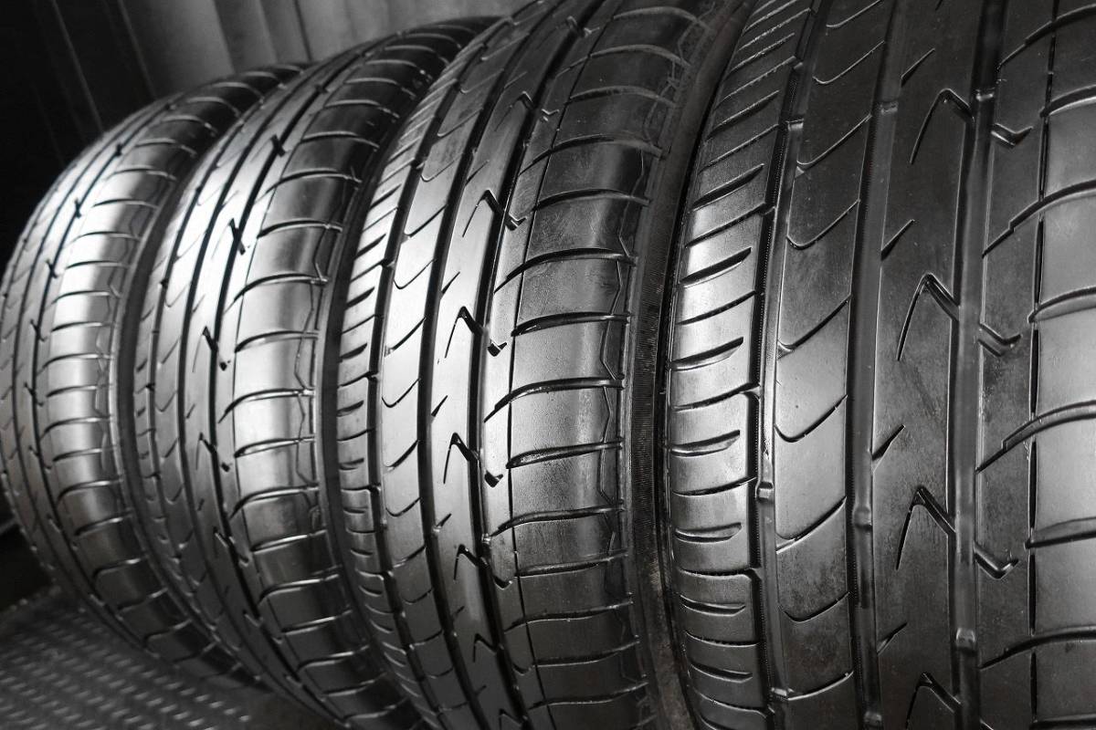 値下げ 極上バリ山 2015～2016年製 国産 215/60R17 TOYO トランパスmpZ 
