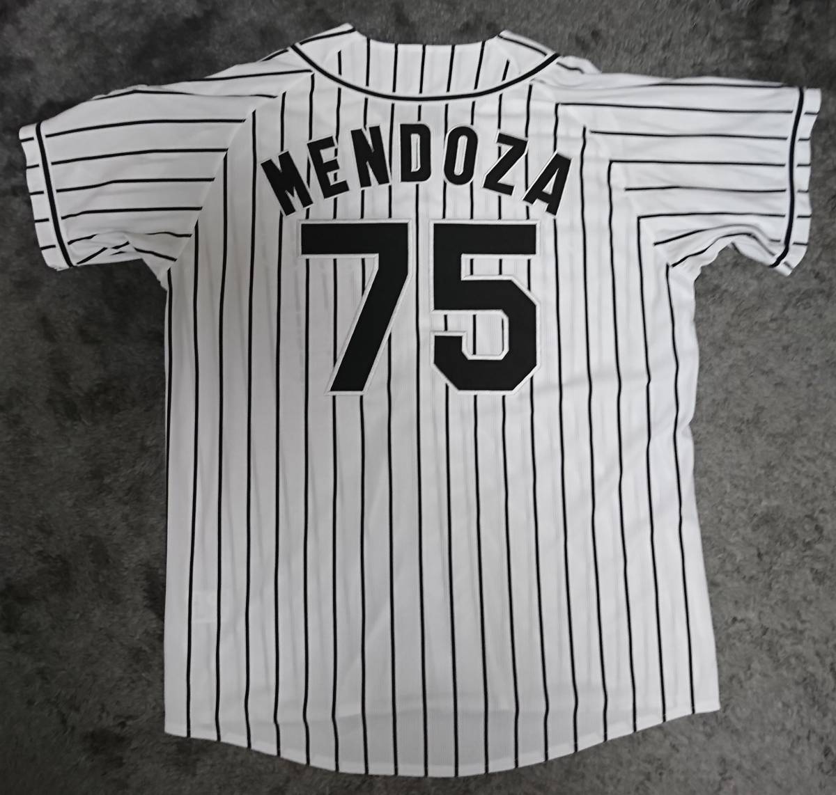 阪神タイガース 17 レプリカユニフォーム 75 ルイス メンドーサ Oサイズ 応援ユニフォーム ウエア 売買されたオークション情報 Yahooの商品情報をアーカイブ公開 オークファン Aucfan Com
