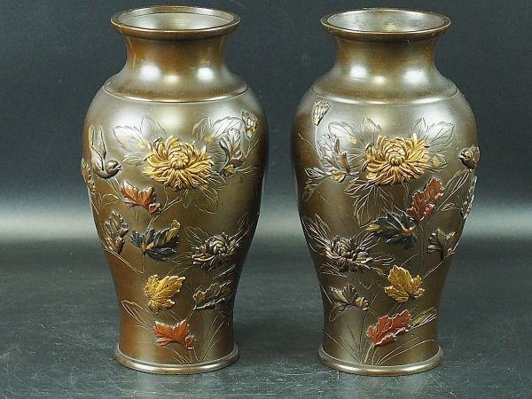 花器 文化遺産オンライン | 花鳥 銅製 国内外の 明治金工 古銅製 金象嵌