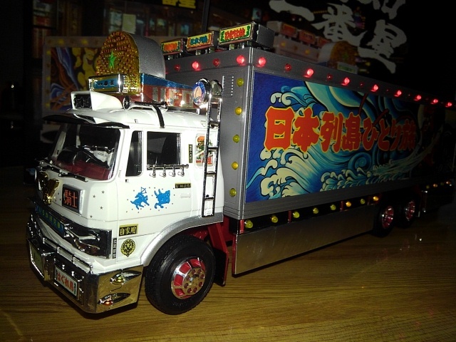 美品 1/32 RCトラック野郎 No.03突撃一番星 デコトラ ラジコン