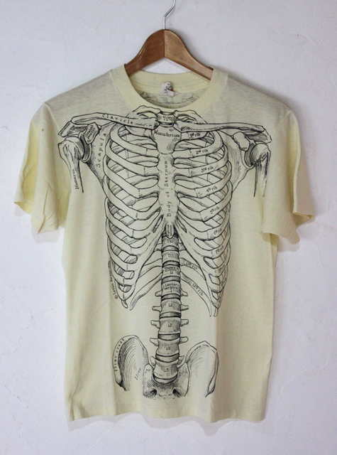 【人気SALE，お得】 70's ビンテージ 骨格 だまし絵 総柄Tシャツ Hanes へインズ M /Leslie Arwin /骨(柄もの)｜売買されたオークション情報、yahooの商品情報をアーカイブ公開 - オークファン Mサイズ