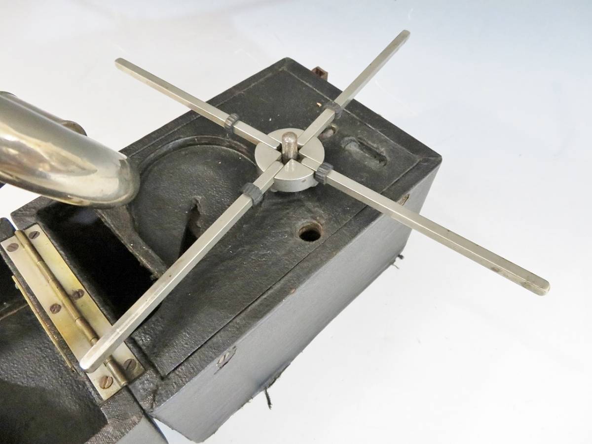 Gramophone ピーターパン ポータブル蓄音機 (HE16 グラモフォン PETER 