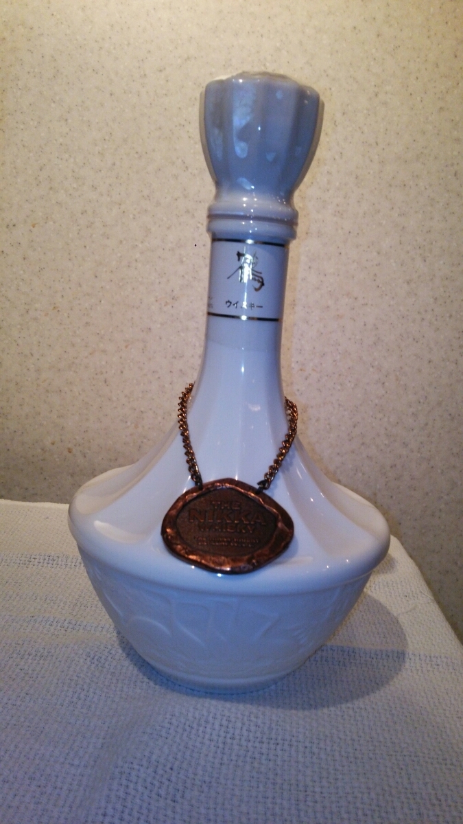 古酒 未開栓 ザ・ニッカウイスキー 鶴 白陶器700ml 43% 箱付 xvpbvx