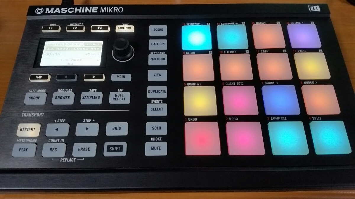 MIDIコントローラー】 Native Instruments MASCHINE Mikro Mk2 