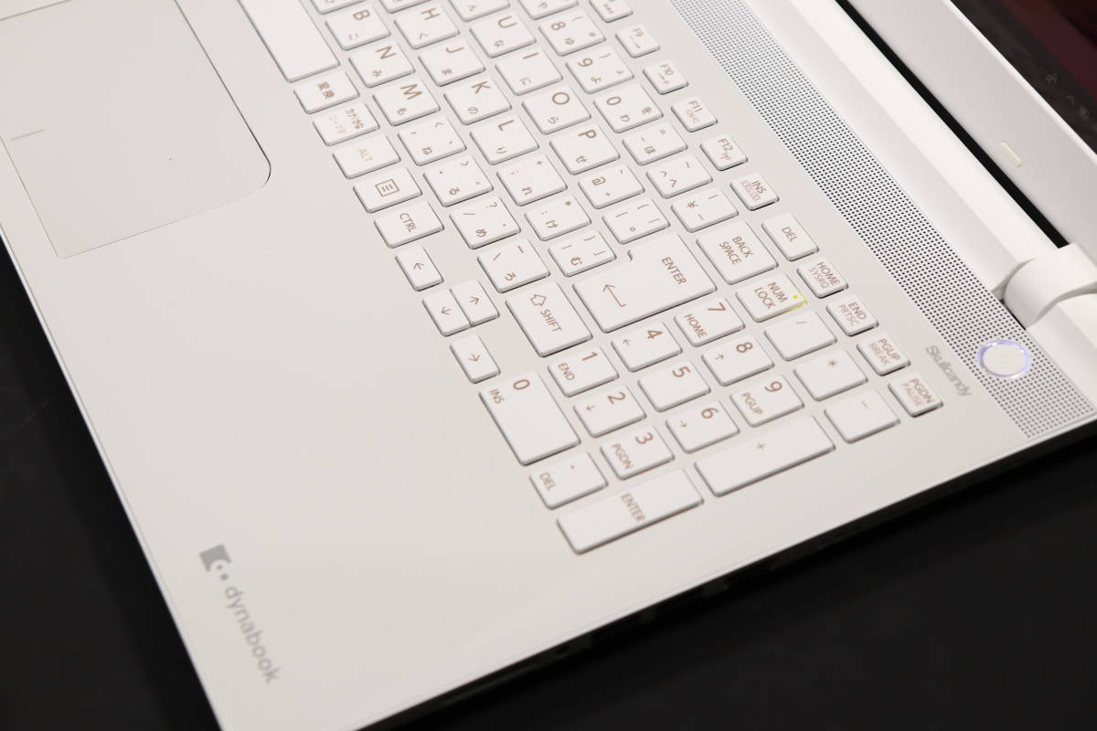TOSHIBA dynabook AZ35/UW ホワイト 【公式通販】