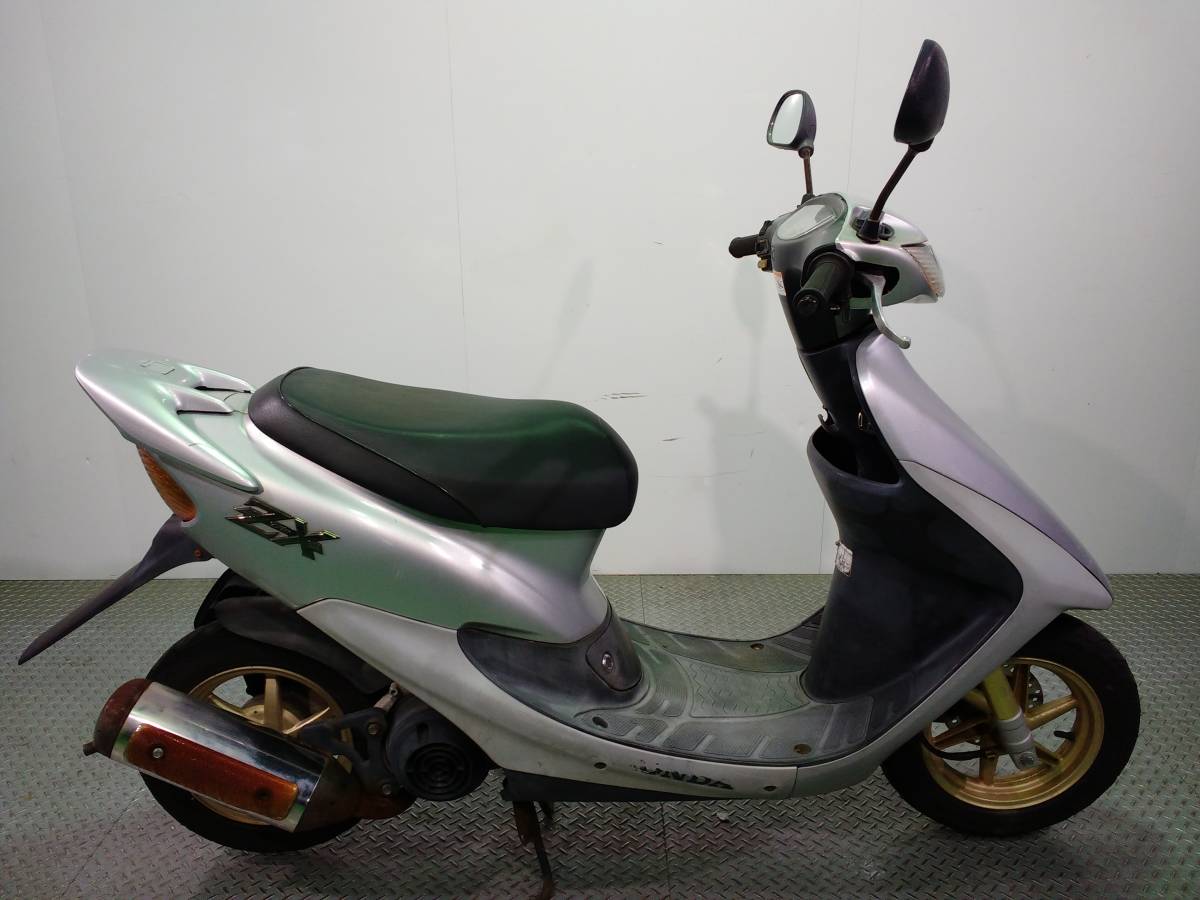 ユズ(その他パーツ) ライブディオZX ホンダ HONDA 銀 原付 ジャンク 部品取り 不動車 ご覧