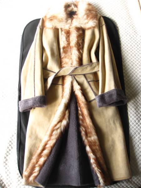 FENDI フェンディ 最高級 ベルト、ファー付 ロングムートンコート 40 
