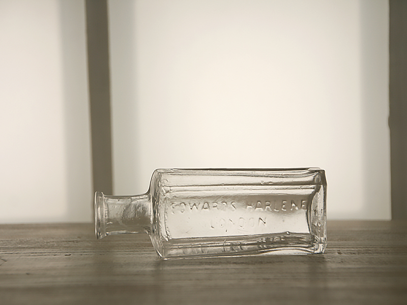 SALE●アンティークボトル イギリス◆エンボス ガラス瓶 メモリ 骨董 店舗什器 古道具 25119_5