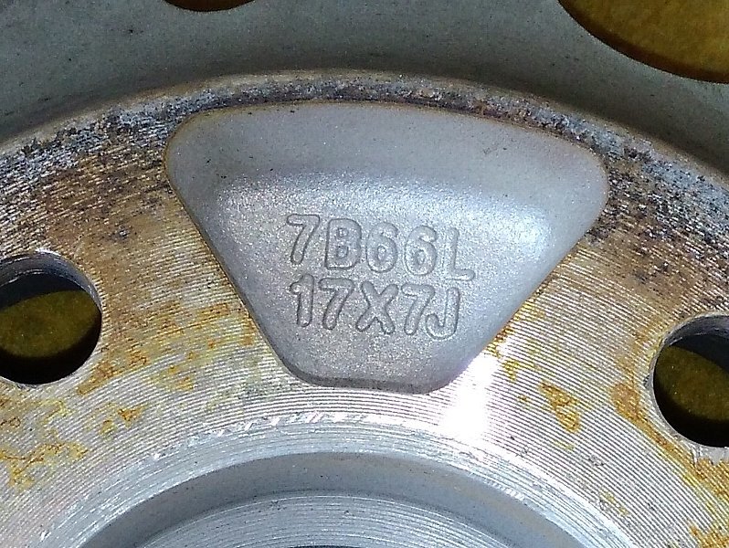 エルグランド他 社外アルミ/スタッドレス セット 215/60R17 PCD114.3 5穴 +53 アルファード エクストレイル エスティマ MPV等_6