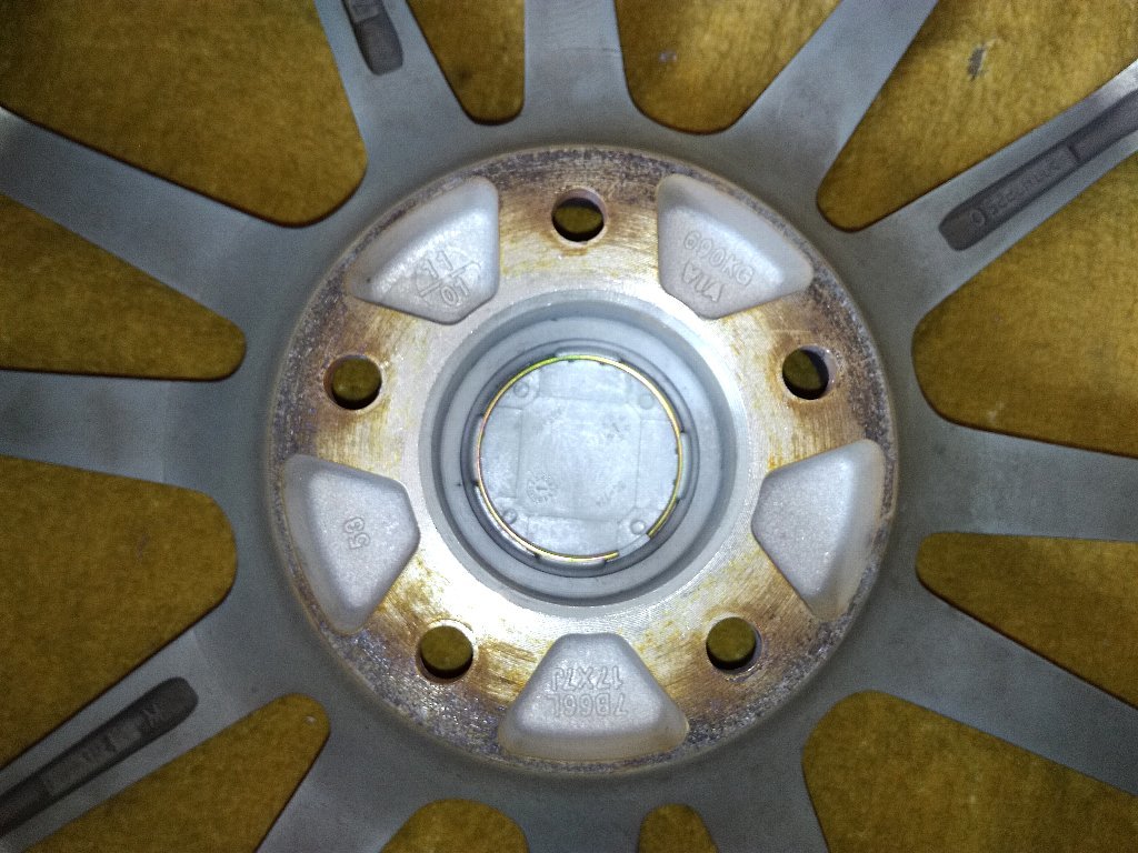 エルグランド他 社外アルミ/スタッドレス セット 215/60R17 PCD114.3 5穴 +53 アルファード エクストレイル エスティマ MPV等_9