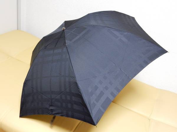 【新品タグ付】バーバリー BURBERRY 傘 シャドーチェック 黒 60cm 日本直販店 新品タグ付□バーバリー/BURBERRY□紳士 折りたたみ傘 黒