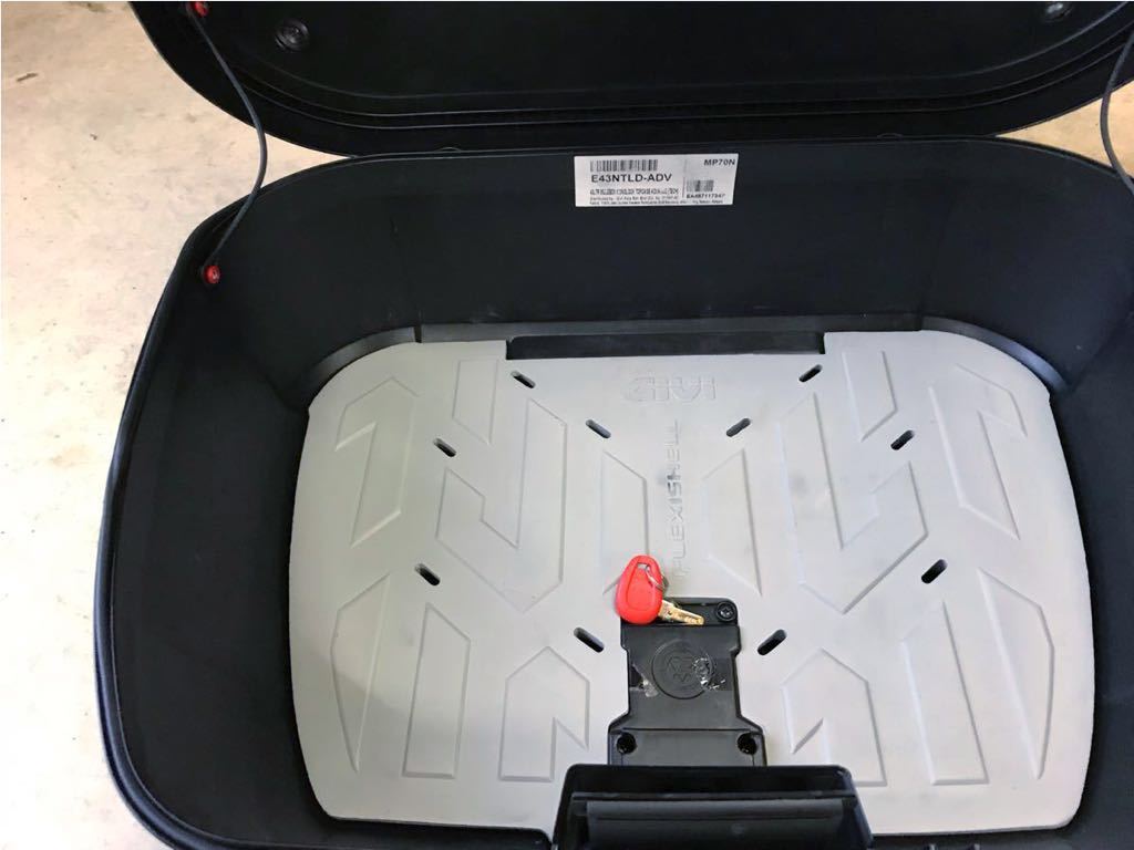 GIVI トップケース モノロック 43リットル E43NTLD ADV オプション付_2