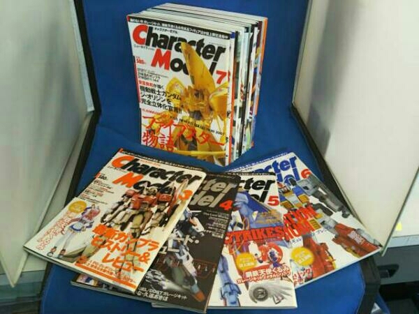 【雑誌/付録付き/ホビー/ガンプラ/ファイブスター物語】キャラクターモデル ニュータイプ 17冊セット(平成12年8月～16年8月/抜け巻有り)