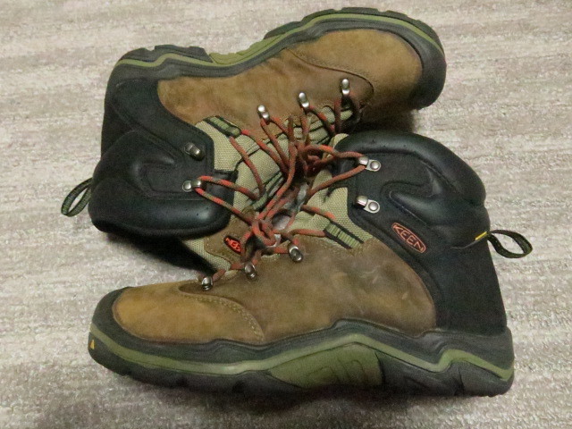 2.8万　新品未使用　防水透湿　Keen Waterproof MID WP Boot レザートレッキングシューズ　登山　25㎝