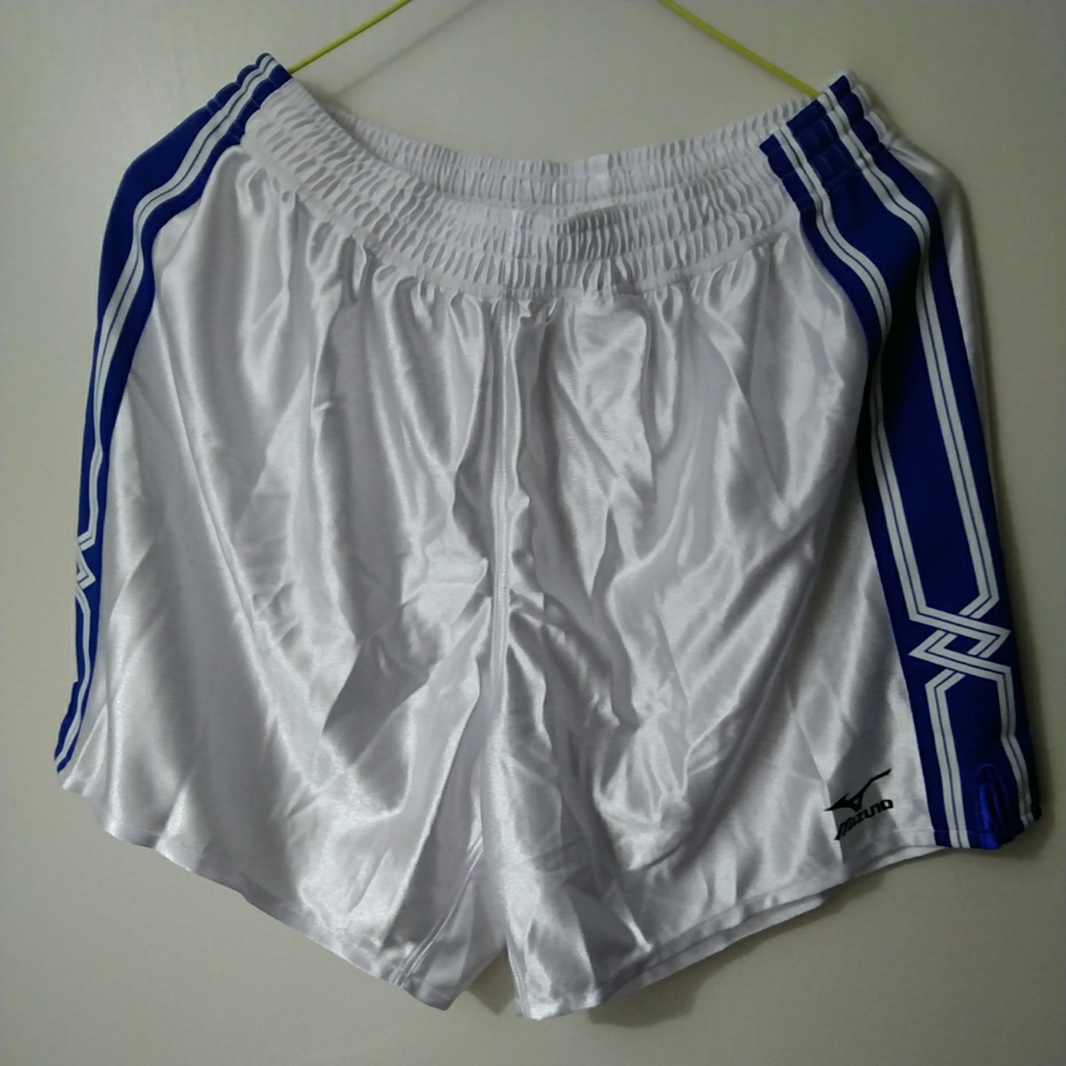 【人気SALE，人気】 MIZUNO サッカーパンツ サイズ O カラー 白&times;青 日本製(XLサイズ以上)｜売買されたオークション情報、yahooの商品情報をアーカイブ公開 - オークファン パンツ