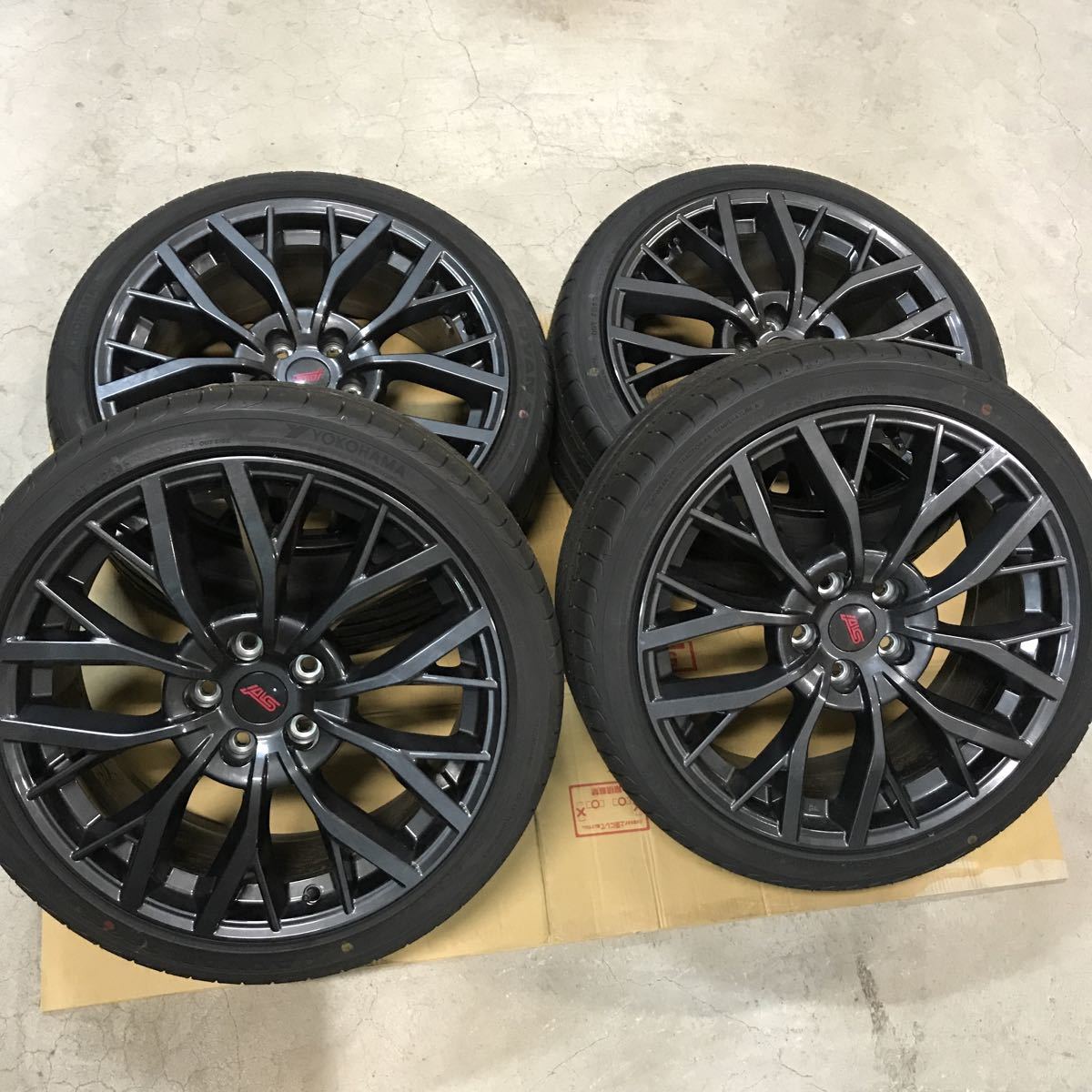 公道未走 Wrx Sti Vab E型 タイプs 純正タイヤ ホイール 4本セット 18年製 ラジアルタイヤ 売買されたオークション情報 Yahooの商品情報をアーカイブ公開 オークファン Aucfan Com