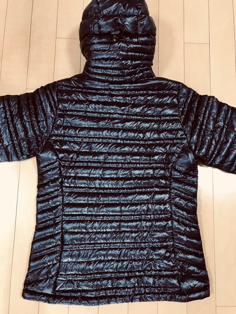 希少サイズ Patagonia ウルトラライト・ダウン・フーディ XS 黒 送料